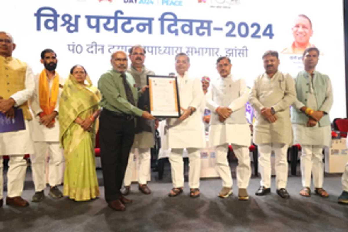 विश्वव्यापी संकट से उबरने में पर्यटकों की भूमिका शांतिदूत के रूप में हो सकती है : जयवीर सिंह विश्वव्यापी संकट से उबरने में पर्यटकों की भूमिका शांतिदूत के रूप में हो सकती है : जयवीर सिंह